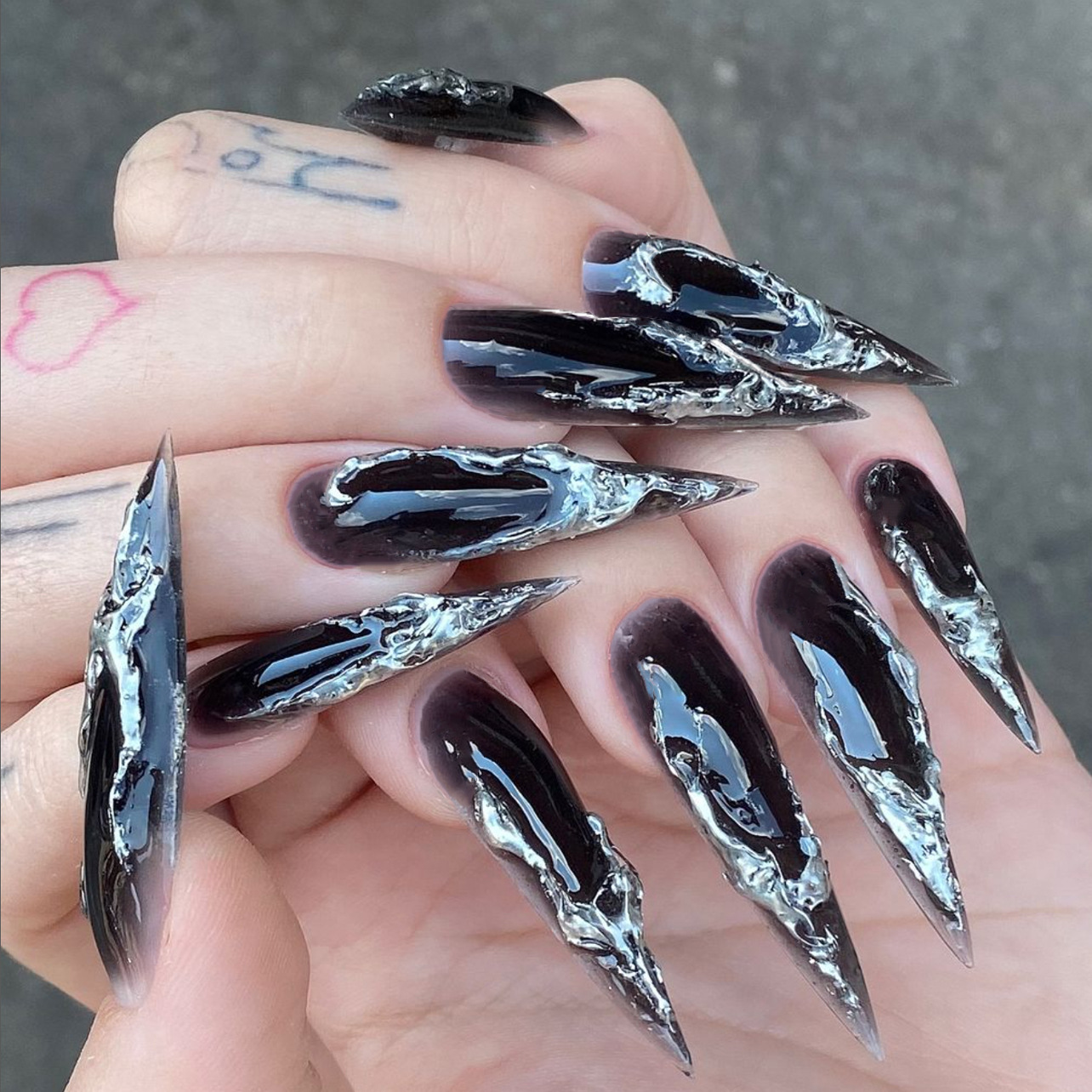 24Pcs Stiletto Shape Black Red – обзор и цена Nail Art Y2K